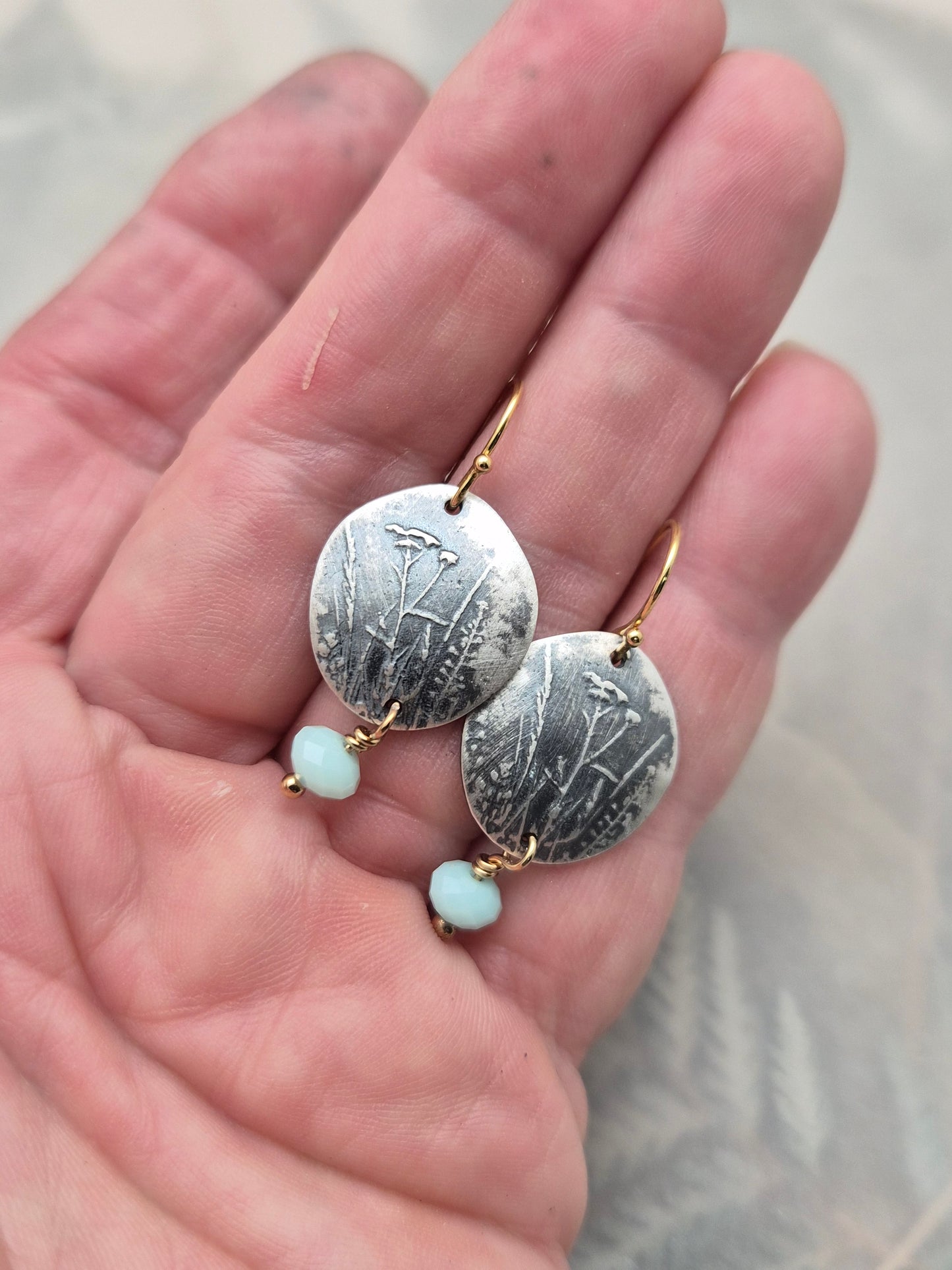 Highlands Meadow pebble shape-earrings