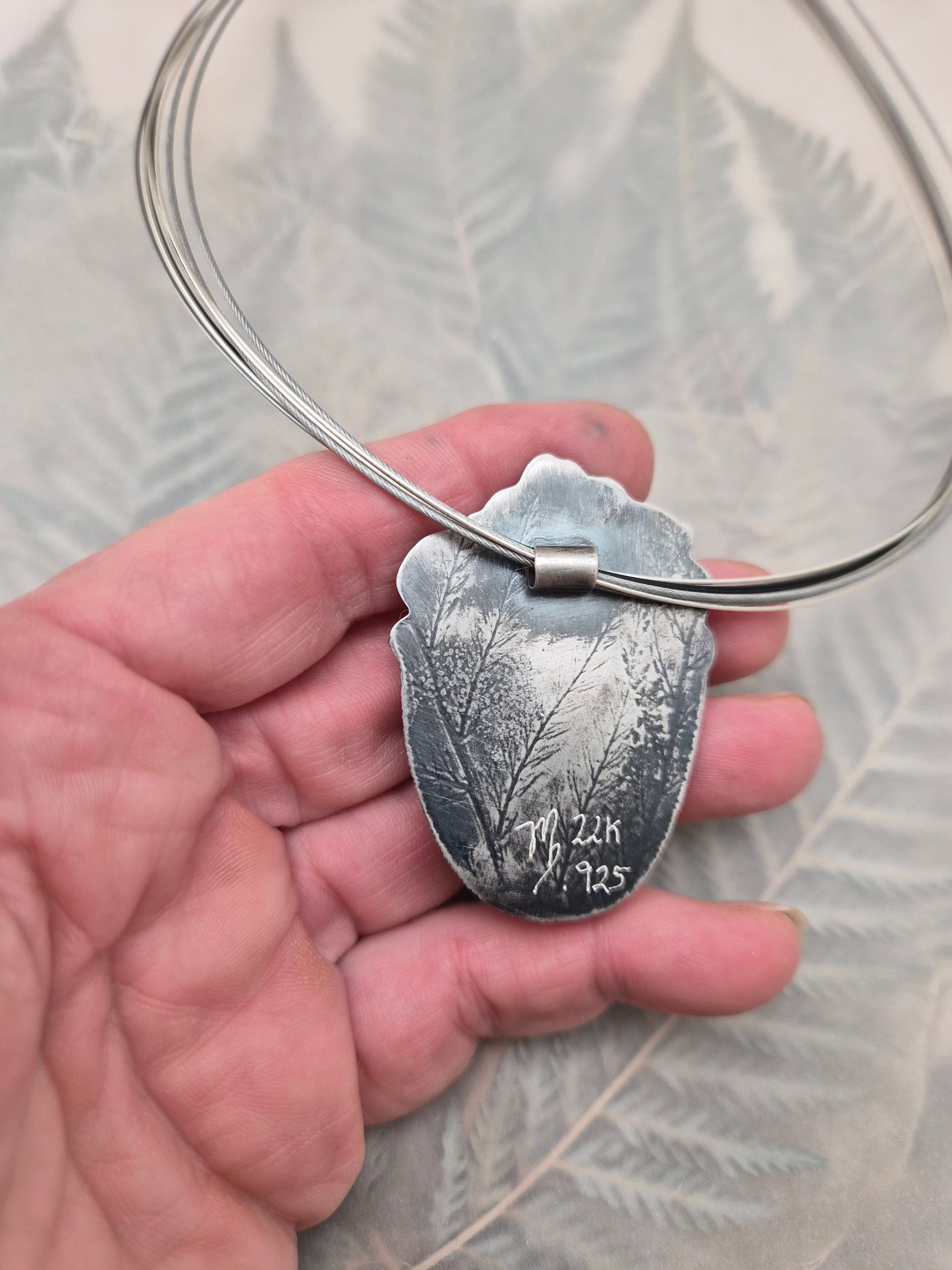 Montana Agate and Gold Lichen necklace