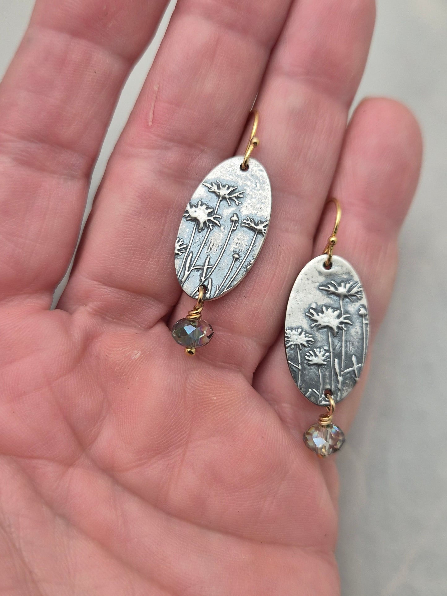 Daisy and crystal-oval earrings