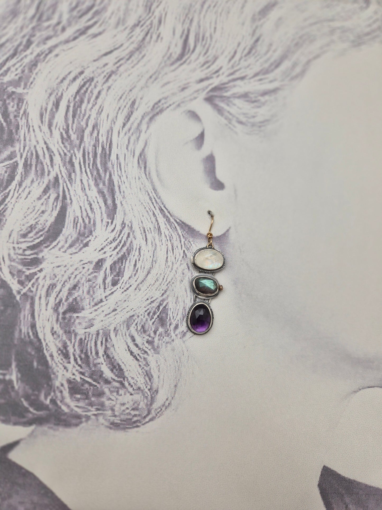 Under The Moon-earrings