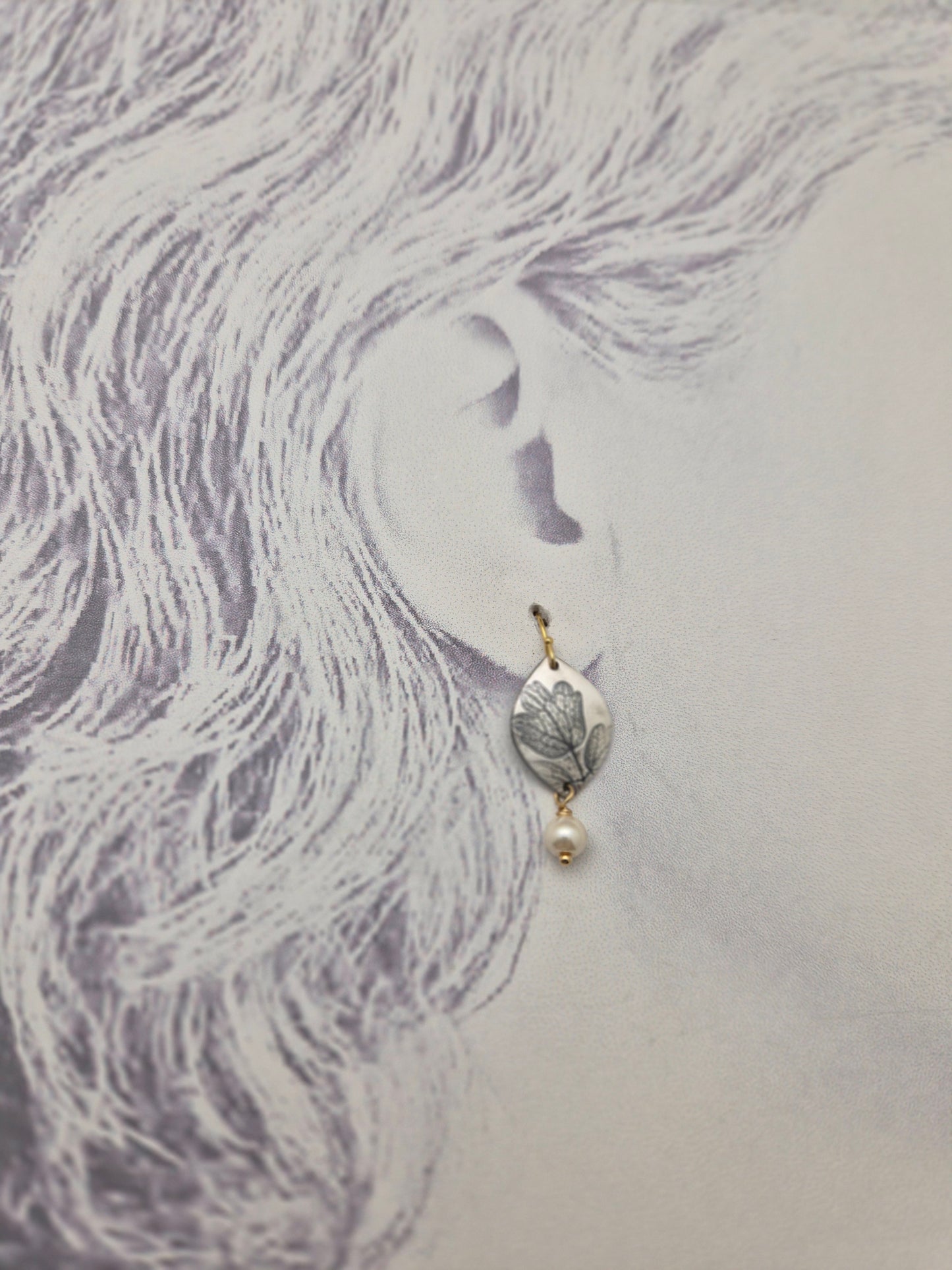 Rue and Pearl -earrings-ellipse
