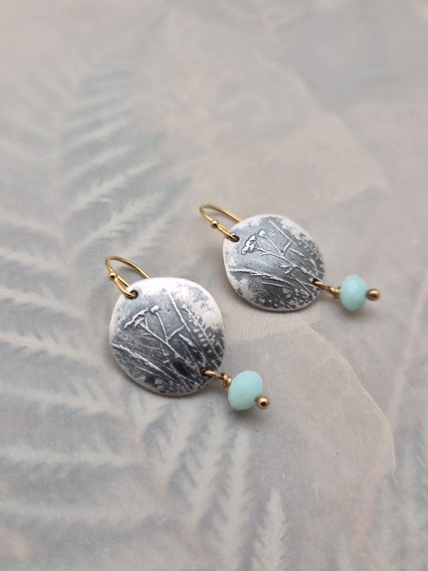 Highlands Meadow pebble shape-earrings