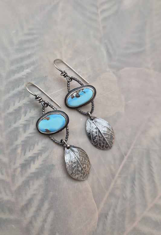 Pea Flower Leaf -earrings