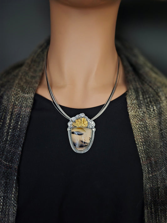 Montana Agate and Gold Lichen necklace