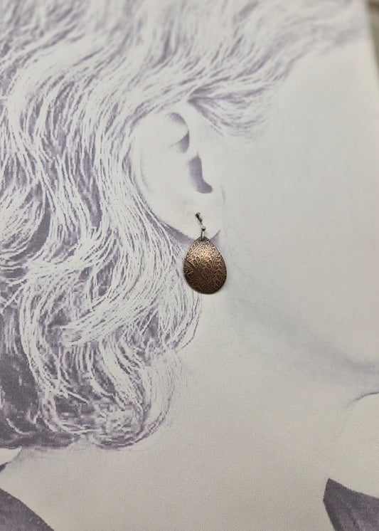 Fern earring in brass