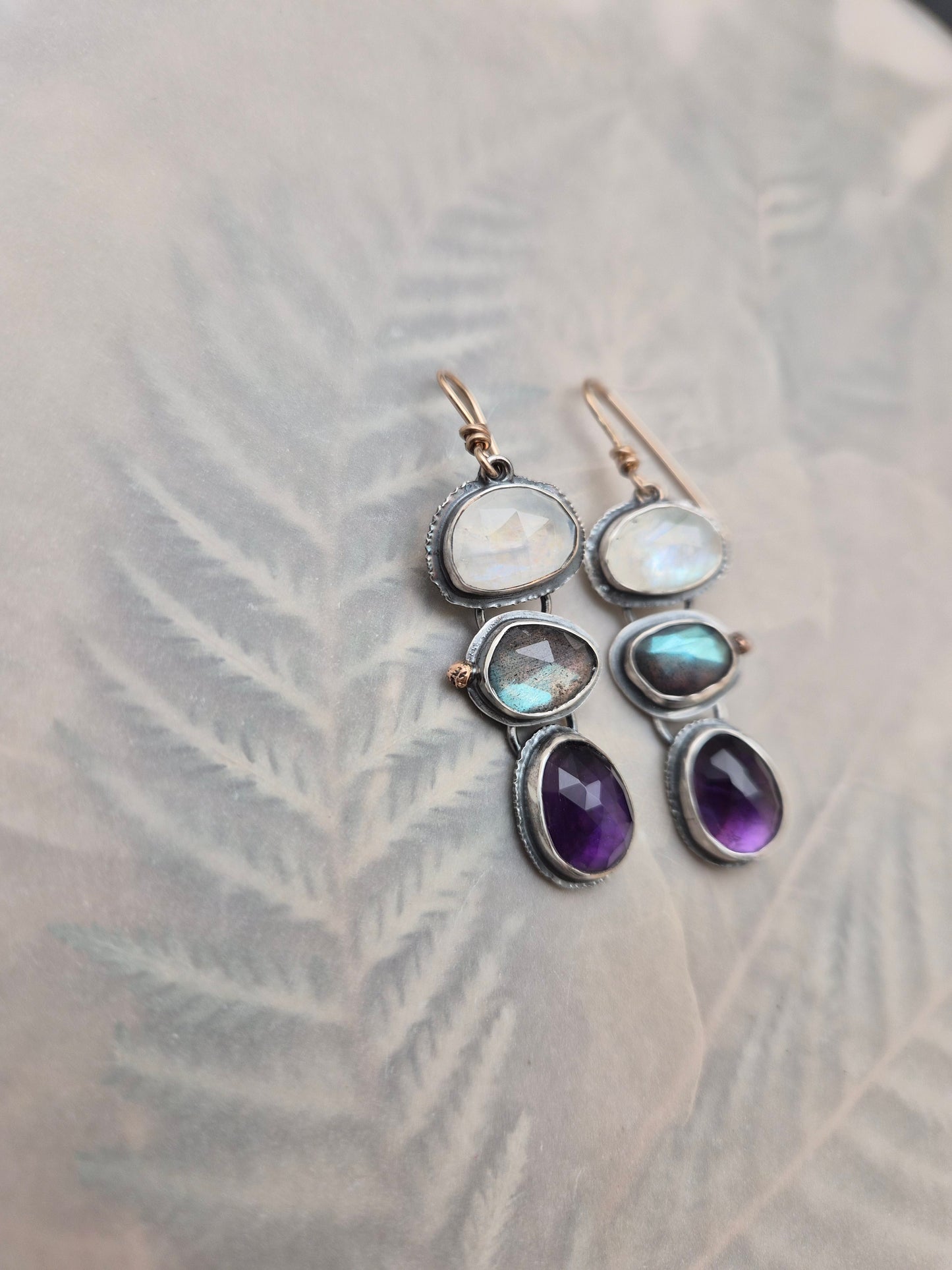 Under The Moon-earrings