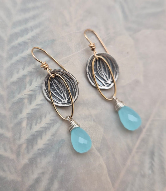 Pod with blue chalcedony-earrings
